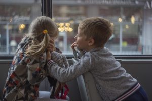 Crianza positiva y respetuosa, con límites , amor y mucha paciencia.